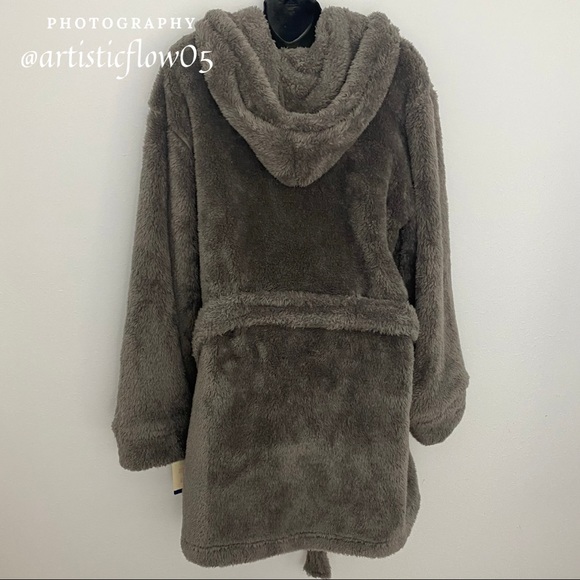 NEW! Jasmine & Ginger Faux Fur Robe & Eye Mask - Picture 4 of 8